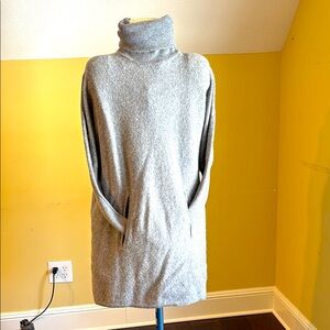 Cozy Cashmere/Wool Gray Long Turtleneck Sweater size M/L